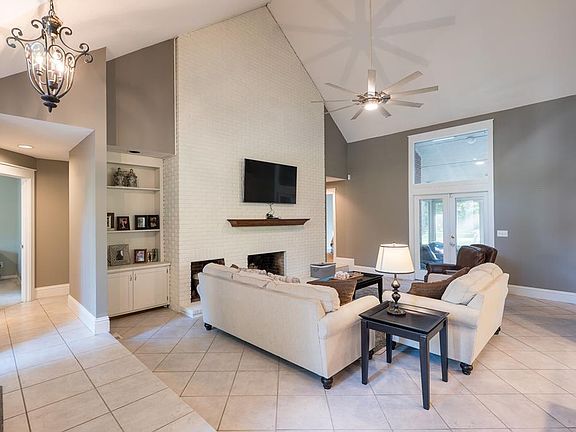 4th image of 4712 Summerfield Dr