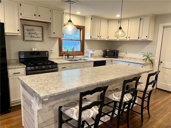 1105 Glenn Ave, Beaver Falls, PA 15010