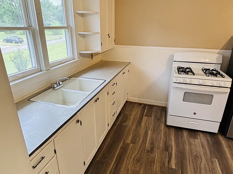 308 S Rogers St — Photo 5