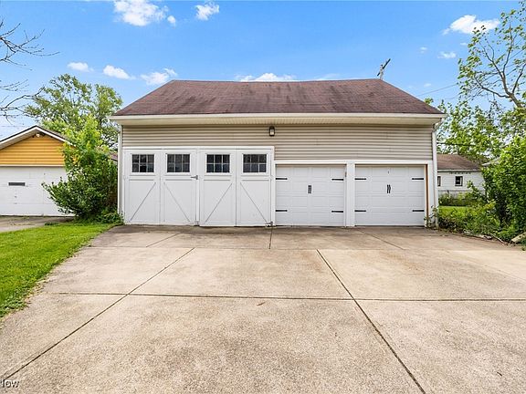 2nd image of 6411 Luelda Ave