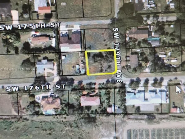 176 SW 179th Ter, Miami, FL 33187
