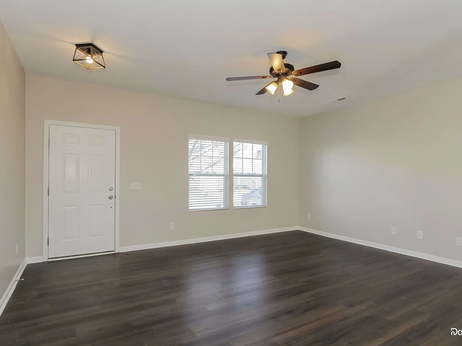 3 bed, 2.5 bath, 2094 sqft, $2,175 — Photo 4