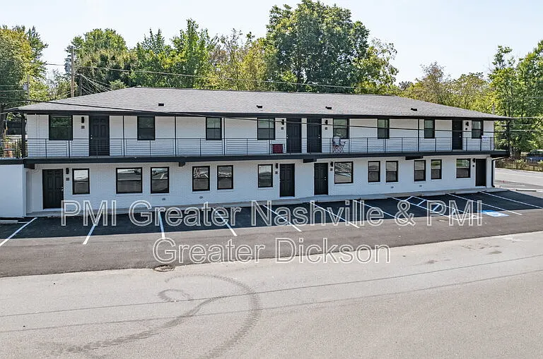 201 Sylvis St #7 — Photo 2