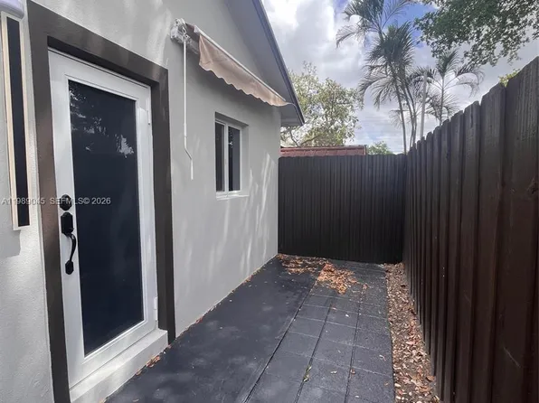 19541 NW 57th Ct, Hialeah, FL