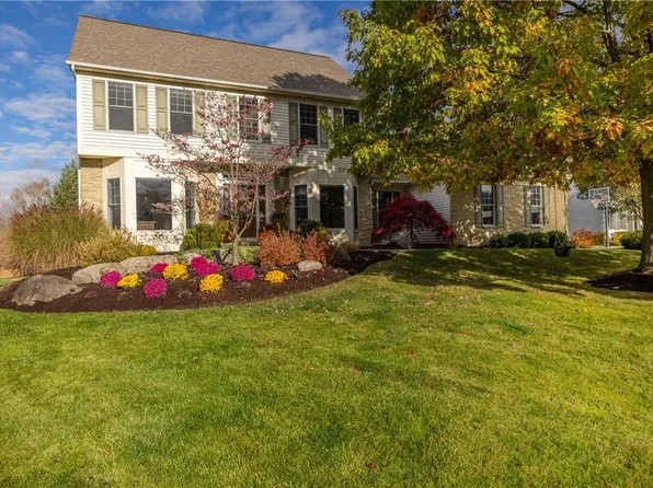 39 Delancey Ct, Pittsford, NY 14534