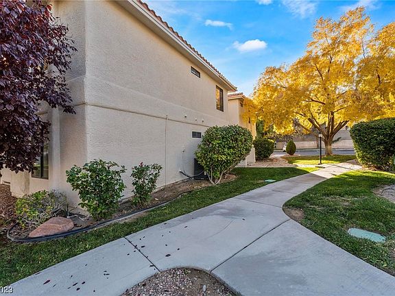4th image of 2625 S Durango Dr APT 201