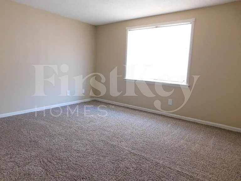 4832 Rolling Meadows Dr — Photo 14
