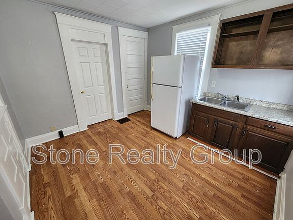 3rd image of 1022 3rd Ave