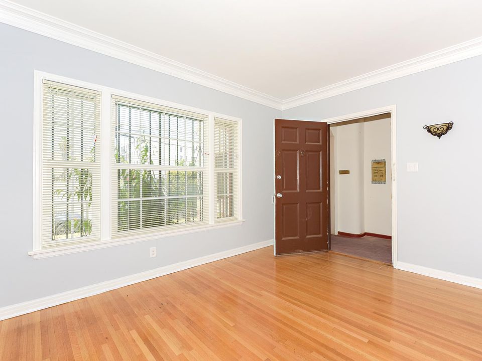 1st image of 5408 Russell Ave #6