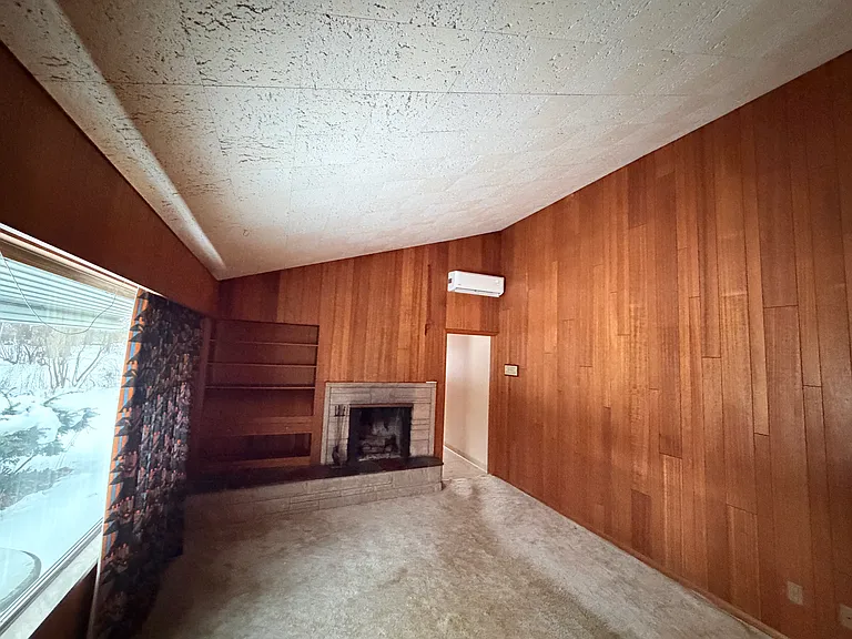 208 Southridge Rd — Photo 9