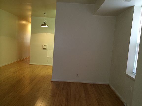 Living room/dining area