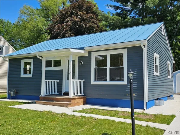 5512 Woodlawn Pl, Utica, NY 13502