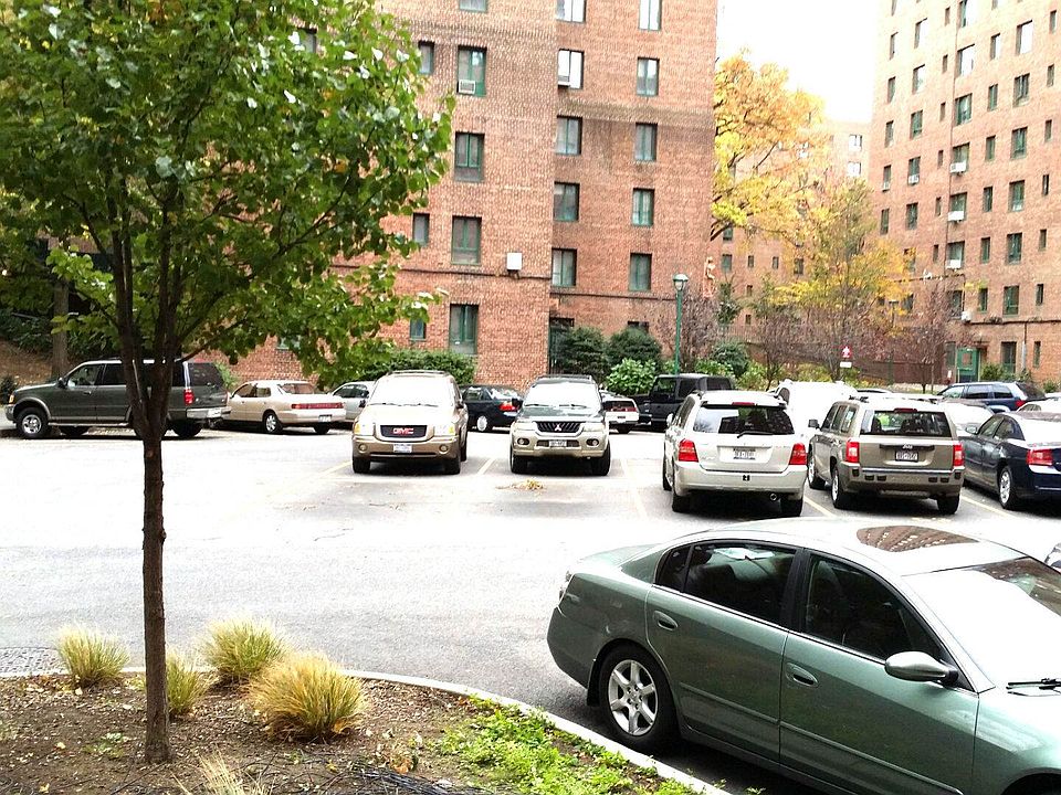 1507 Metropolitan Bronx NY 10462