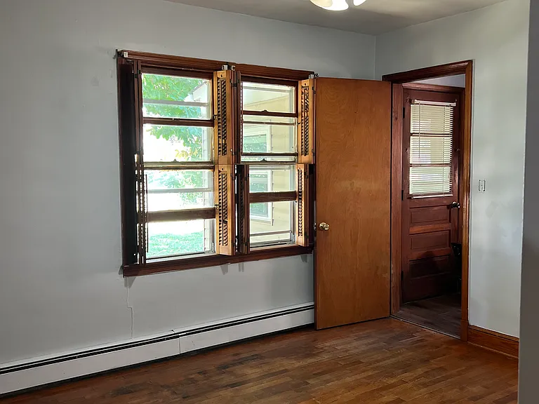 112 Lambden Ave — Photo 7
