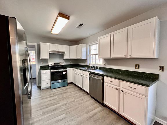 5th image of 744 Amanda Ct