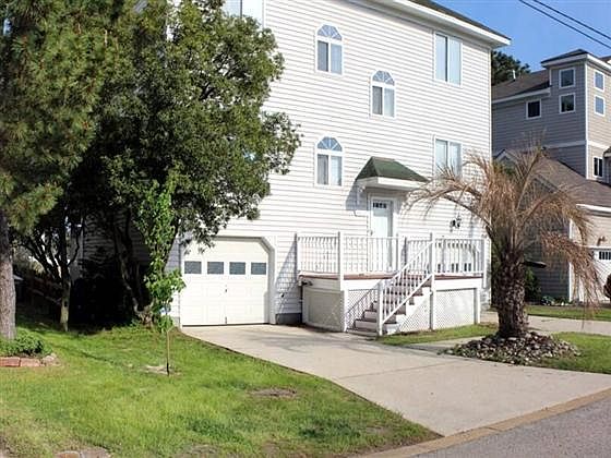 1st image of 9512 8th Bay St