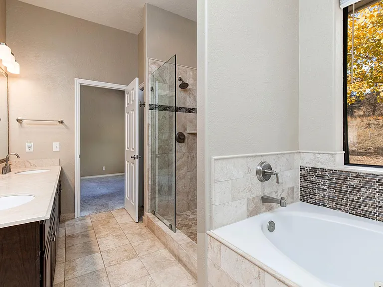 1656 W Silver Springs Rd — Photo 13