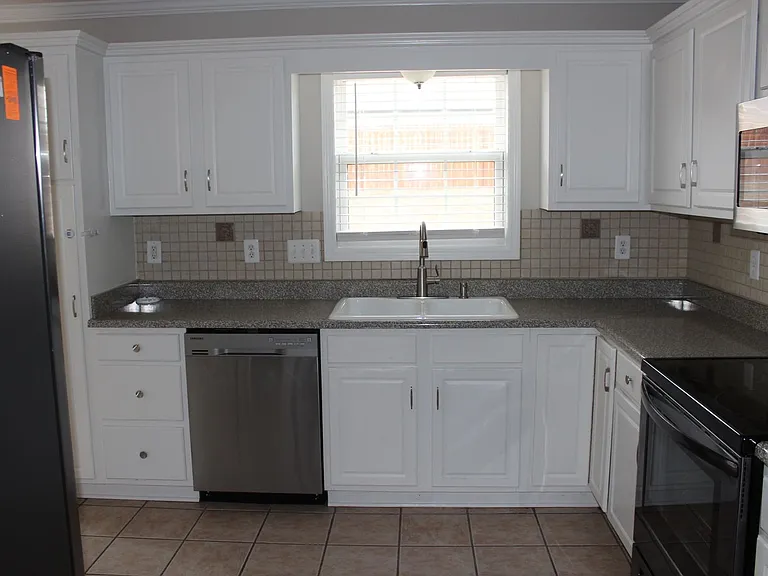1122 Reflex St — Photo 2