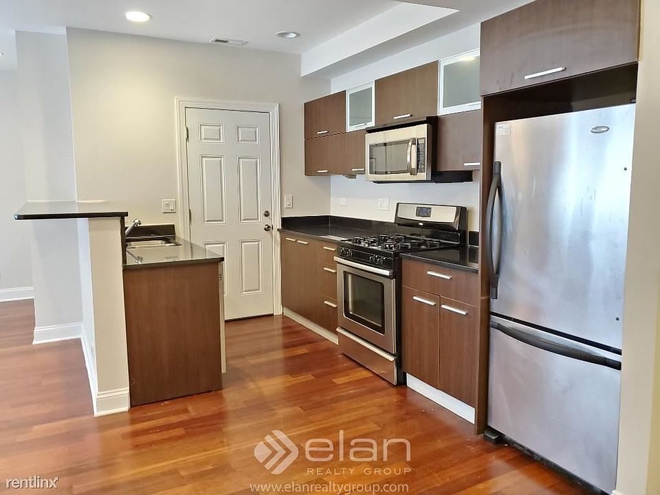 1st image of 6922-24 N Greenview APT 6924-2W