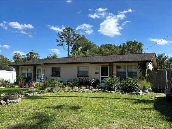 451 Connecticut Ave, Lake Helen, FL 32744