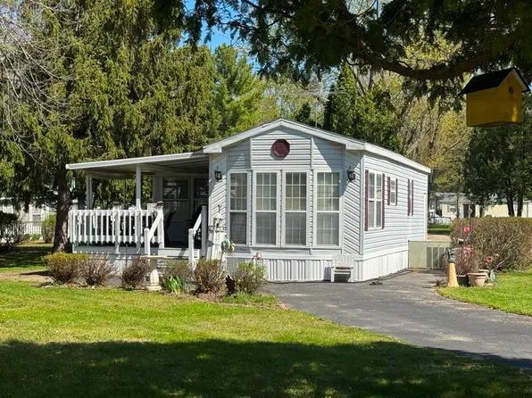 391 Skyline Dr, Edgerton, WI 53534
