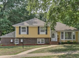 431 SW Sunset Dr, Lees Summit, MO 64081
