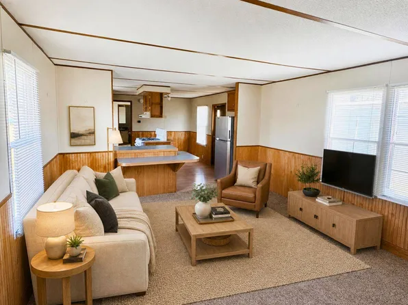2500 Farm Bureau Rd #182, Manhattan, KS 66502