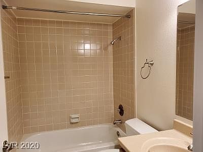 4th image of 2801 Iris Ct #0