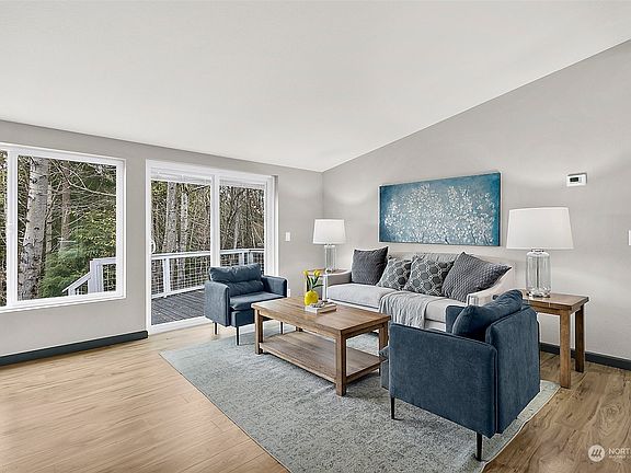 4th image of 21905 190th Street E