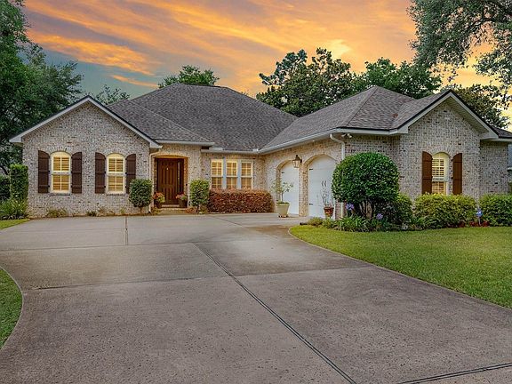 3rd image of 757 Woods Dr
