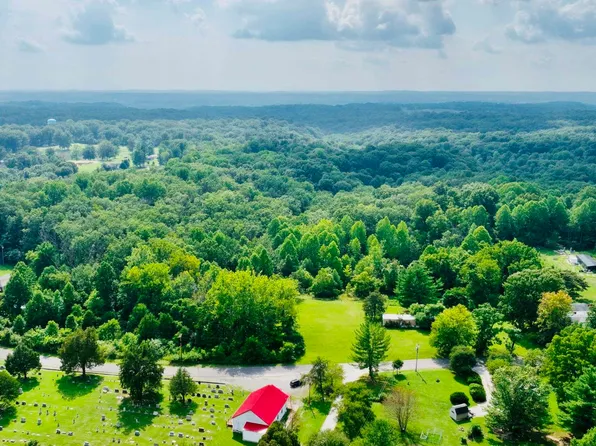 S Chapel Hill Rd, Heltonville, IN 47436