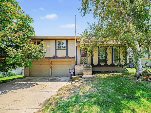 13609 Redwood Cir, Omaha, NE 68138