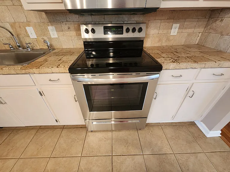 7527 Melinda Dr — Photo 12