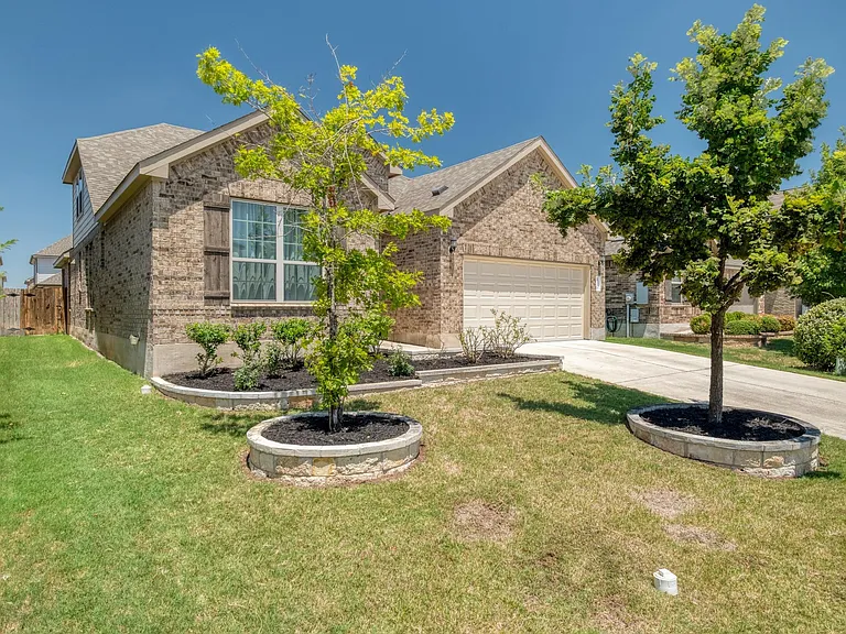17204 Calipatria Ln — Photo 2