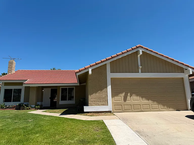 1315 E Flora St — Photo 1