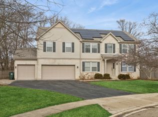 145 S Oakleaf Rd, Algonquin, IL 60102