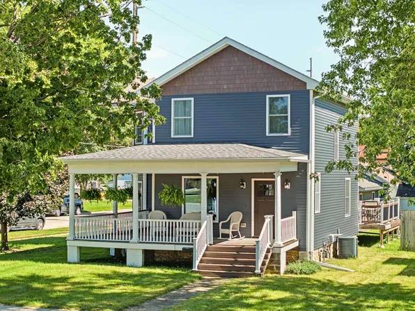 1202 1st Ctr, Brodhead, WI 53520