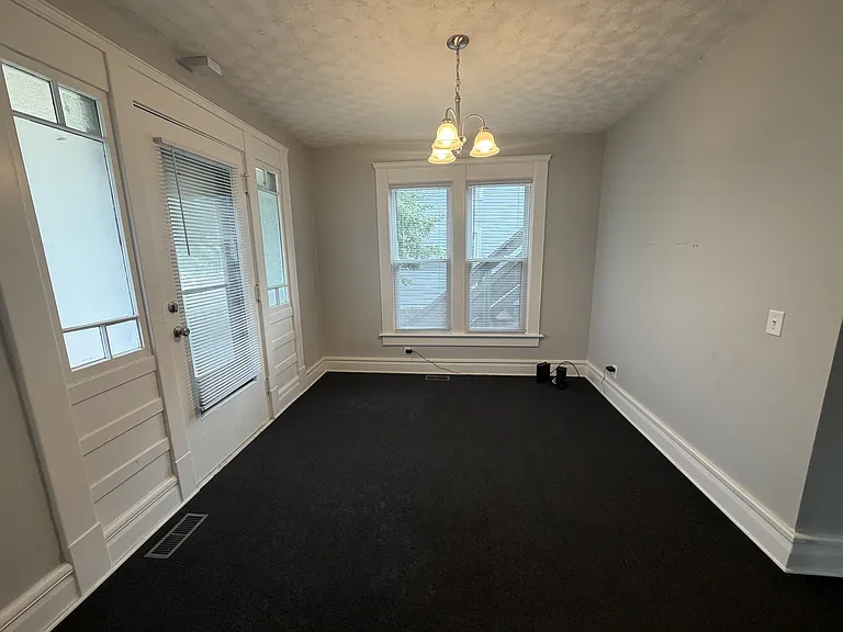 649 S Main St — Photo 2