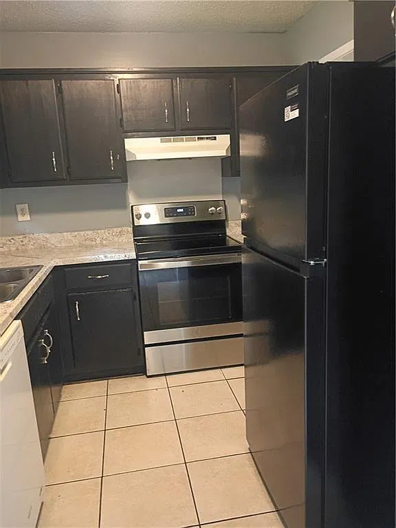 2 bed, 1.5 bath, 1924 sqft, $1,050 — Photo 3