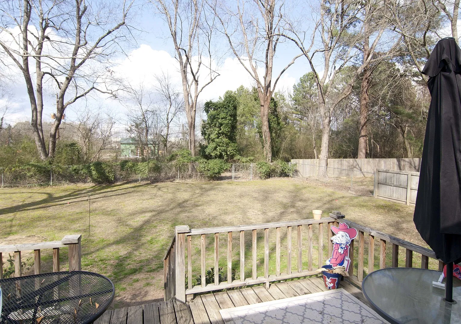105 Clubview — Photo 3
