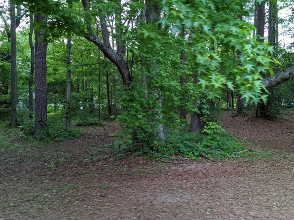 80 S Glebe Rd, Montross, VA 22520