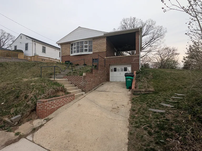 6903 Buchanan St — Photo 2