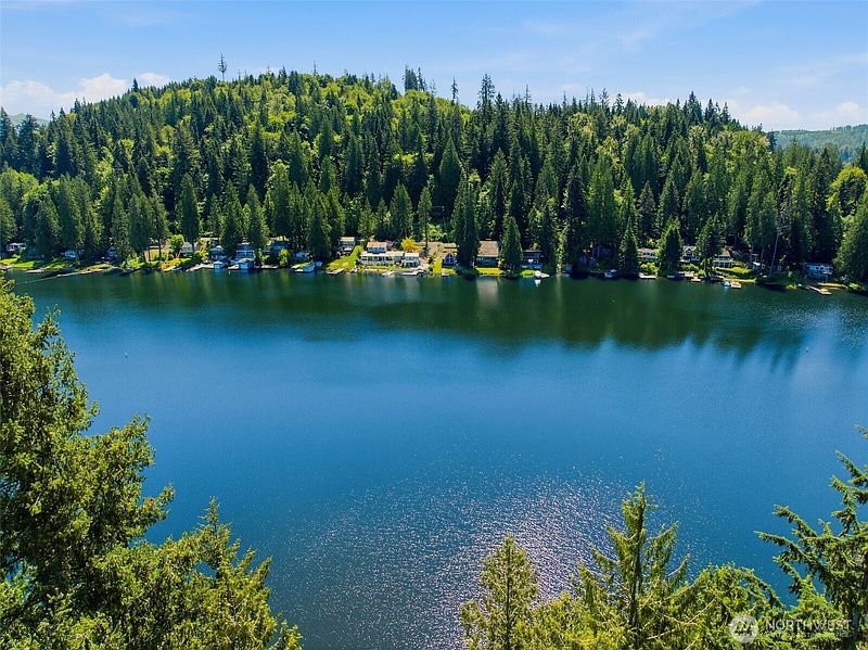 5th image of 605 SW Lake Roesiger Road