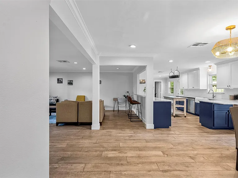 10058 Cedardale Dr — Photo 10