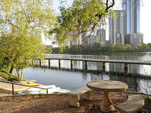 500 E Riverside Dr Photo 1
