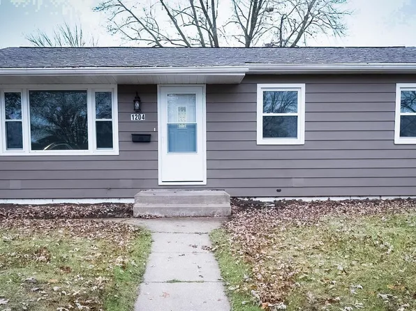 1204 S Zenith Ave, Davenport, IA 52802