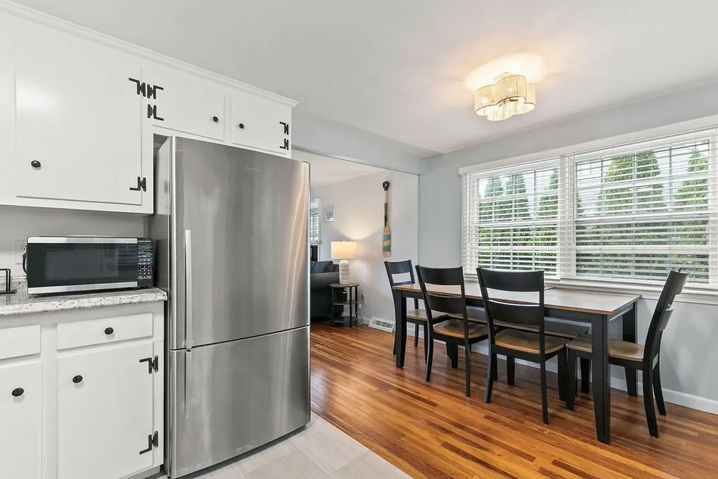 4 bed, 1152 sqft, $3,200 — Photo 4