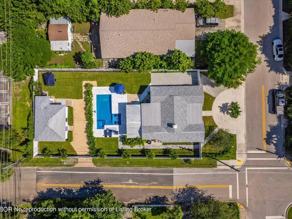 425 E Lakewood Rd, West Palm Beach, FL 33405