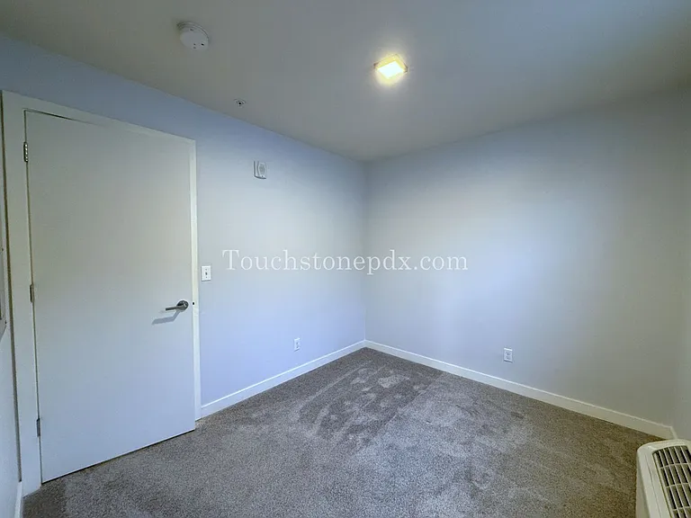 424 NE Jessup St #11 — Photo 31