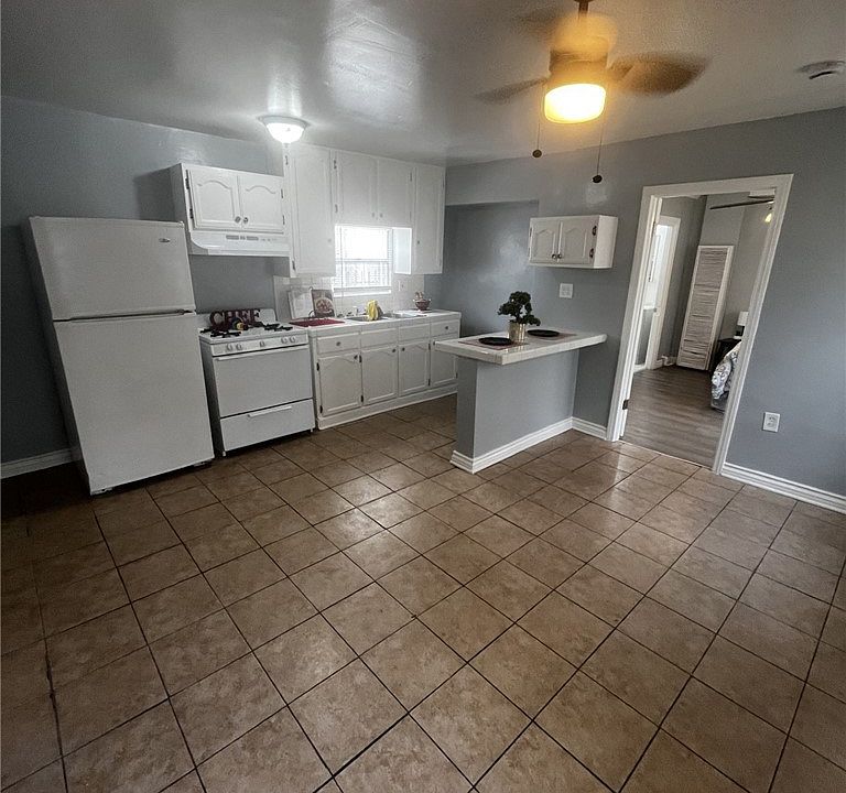 1st image of 4520 Normandie Ave
